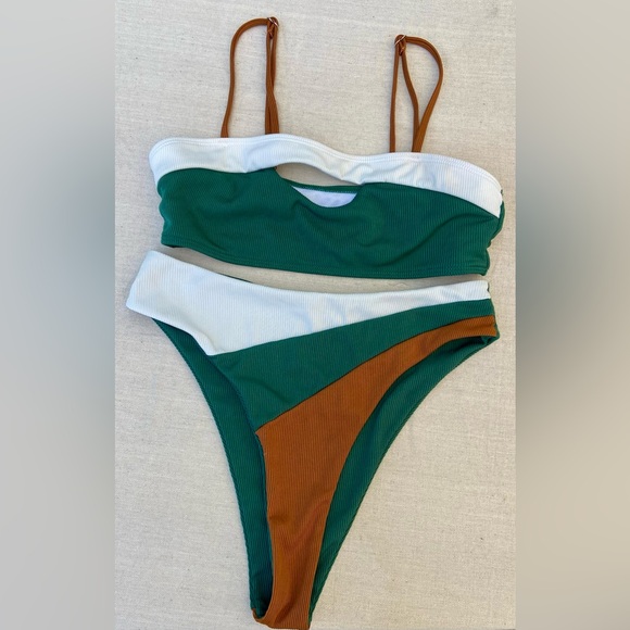 ZAFUL Ribbed Bandeau Bikini Size Medium Green/Rust with Reversible bottoms - Picture 1 of 4